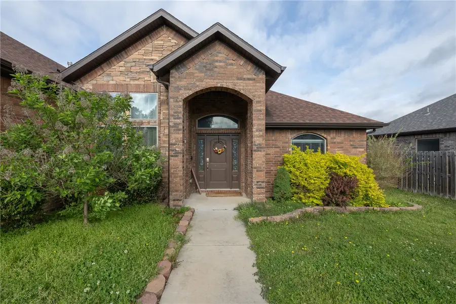 433 Snyders Bluff Drive, Fayetteville, AR 72704 - #2