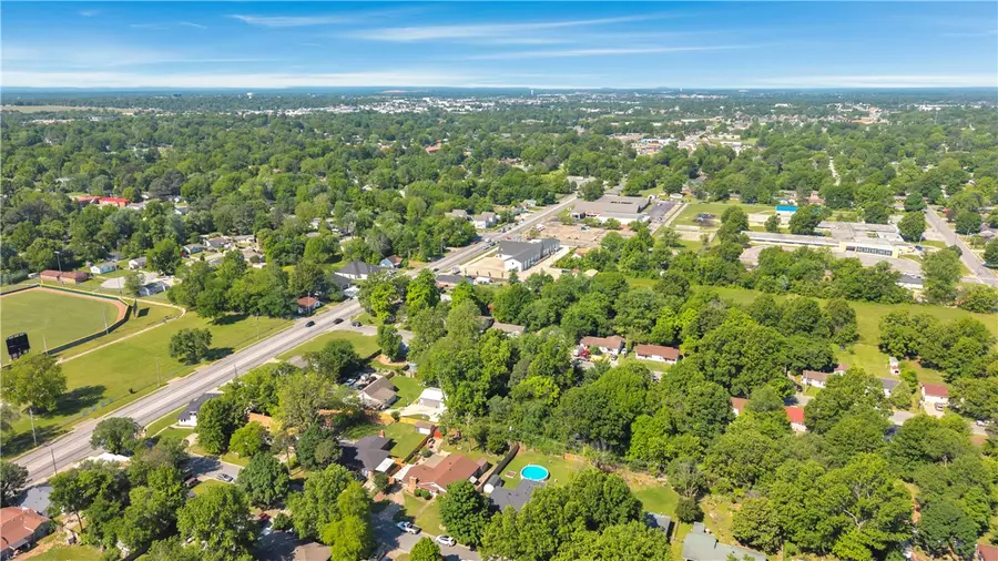 602 Lawndale Drive, Springdale, AR 72764 - #3