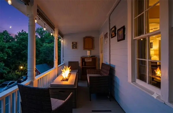 19 Pine Street, Eureka Springs, AR 72632