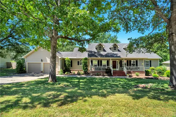 3527 N Dustin Way, Fayetteville, AR 72703