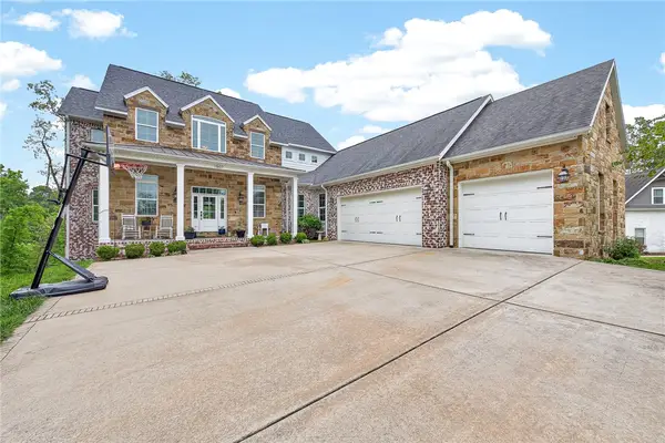 1505 & 1507 Fontaine Court, Centerton, AR 72719
