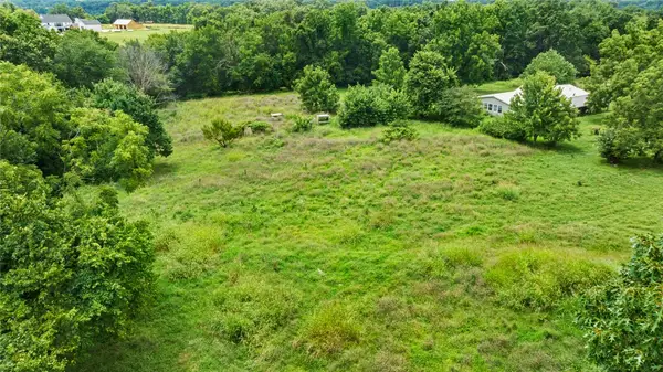 Ravine Street, Cave Springs, AR 72718