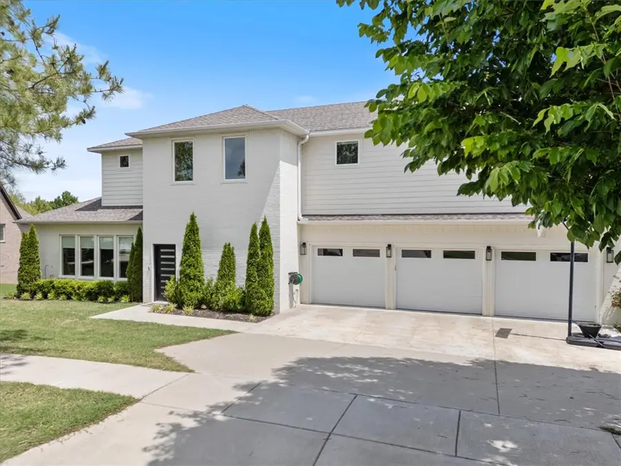 1584 S Springlake Drive, Fayetteville, AR 72701 - #2
