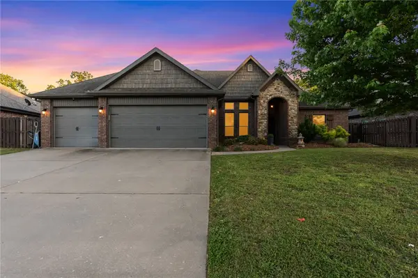 1706 NE Chaucer Street, Bentonville, AR 72712
