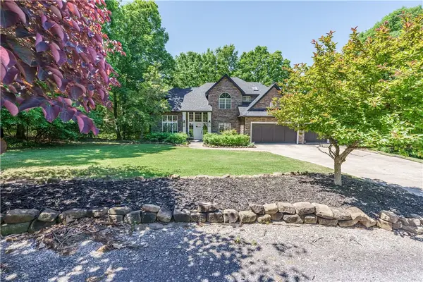 5723 E Estate View Road, Fayetteville, AR 72703