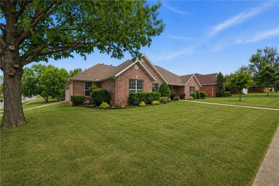 552 N Brices Cross Drive, Fayetteville, AR 72704 - #2