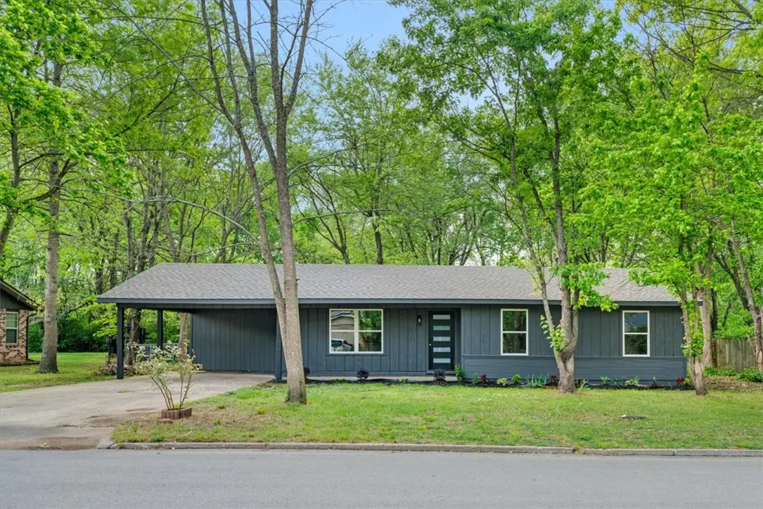 2215 S Coleman Avenue, Fayetteville, AR 72701 - #1