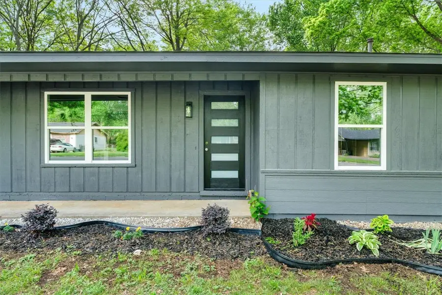 2215 S Coleman Avenue, Fayetteville, AR 72701 - #2