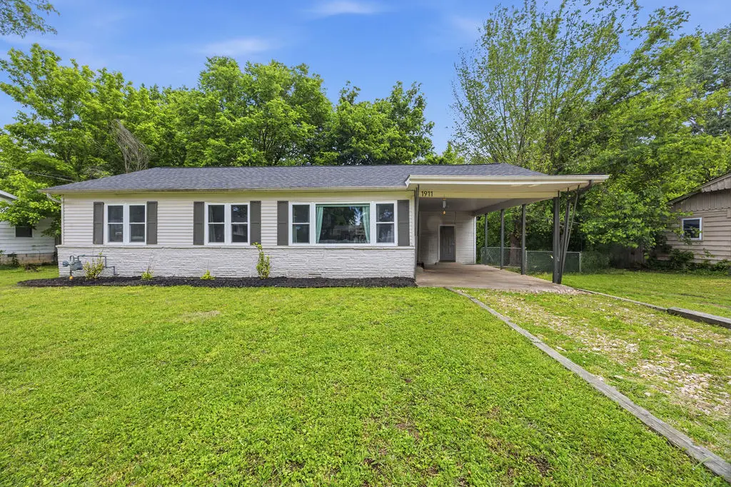 1911 W Lawson Street, Fayetteville, AR 72703 - #1