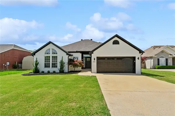 1303 Sanford Drive, Bentonville, AR 72712