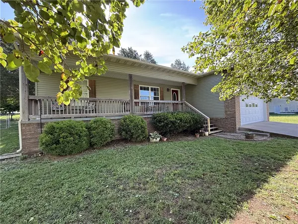 403 Lark Lane, Harrison, AR 72601