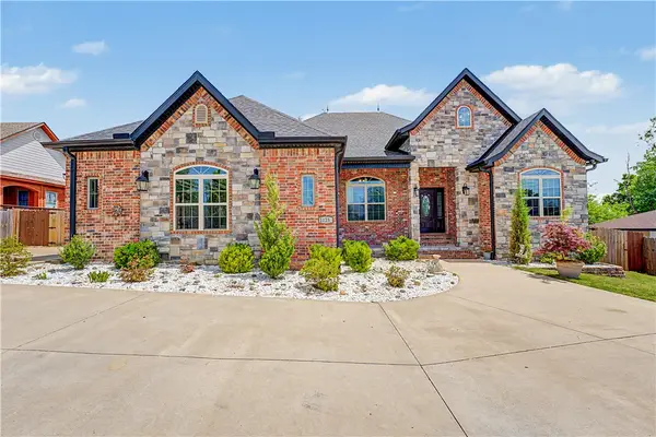 1123 13th Street, Rogers, AR 72758