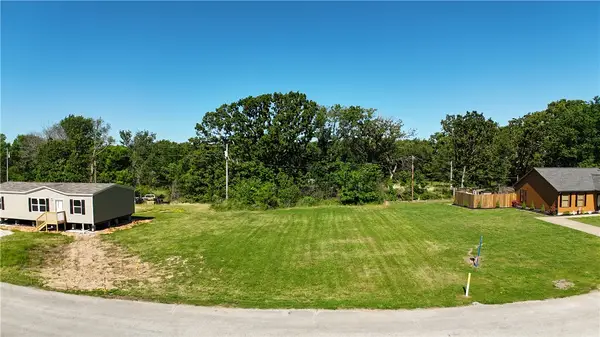 Orchard Drive, Gentry, AR 72734