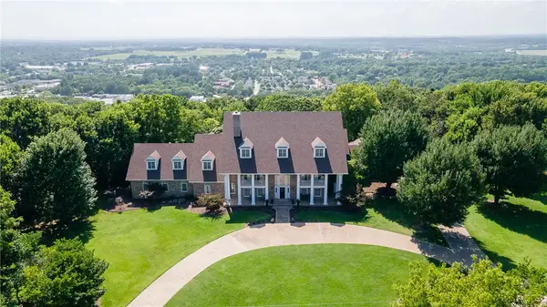 2669 N Sherwood Lane, Fayetteville, AR 72703