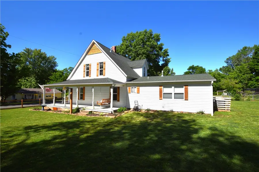 202 W Graham Street, Prairie Grove, AR 72753 - #2