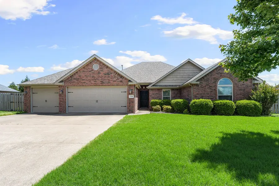 3700 NE Oaktrace Avenue, Bentonville, AR 72712 - #2