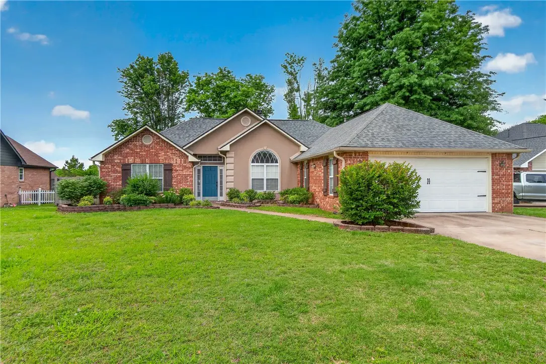 1004 Deerfield Meadow, Siloam Springs, AR 72761 - #1