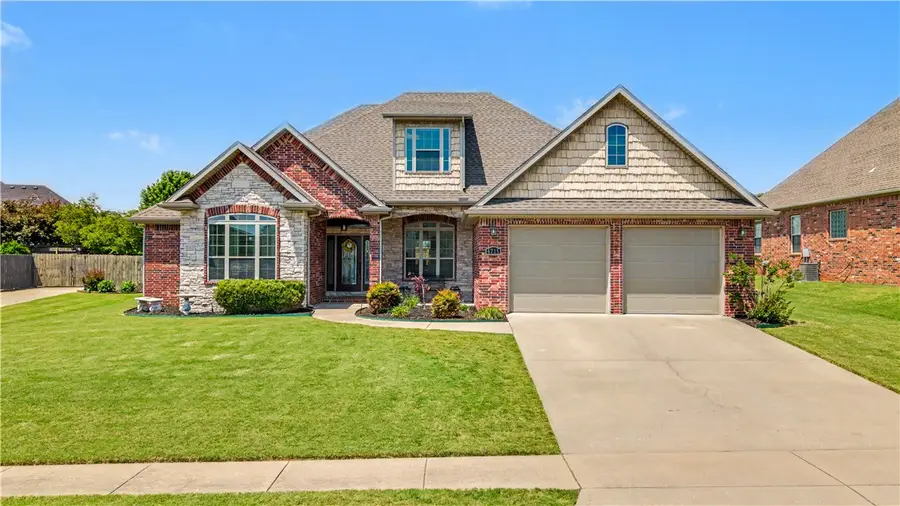 4715 N Rockledge Drive, Springdale, AR 72764 - #2