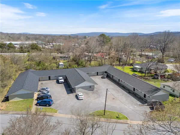1212 S Dunn Avenue, Fayetteville, AR 72701