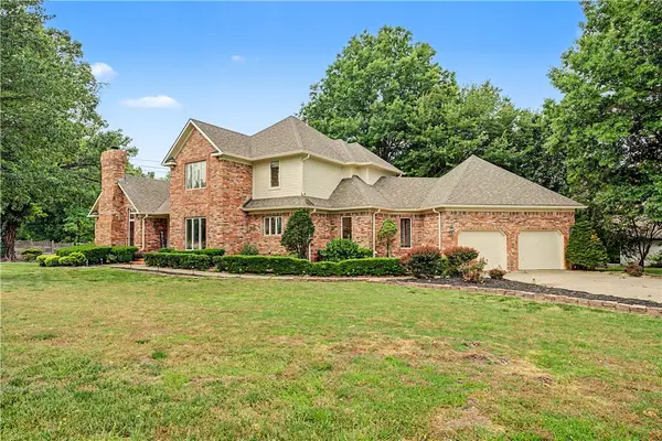 1801 El Contento Circle, Bentonville, AR 72712