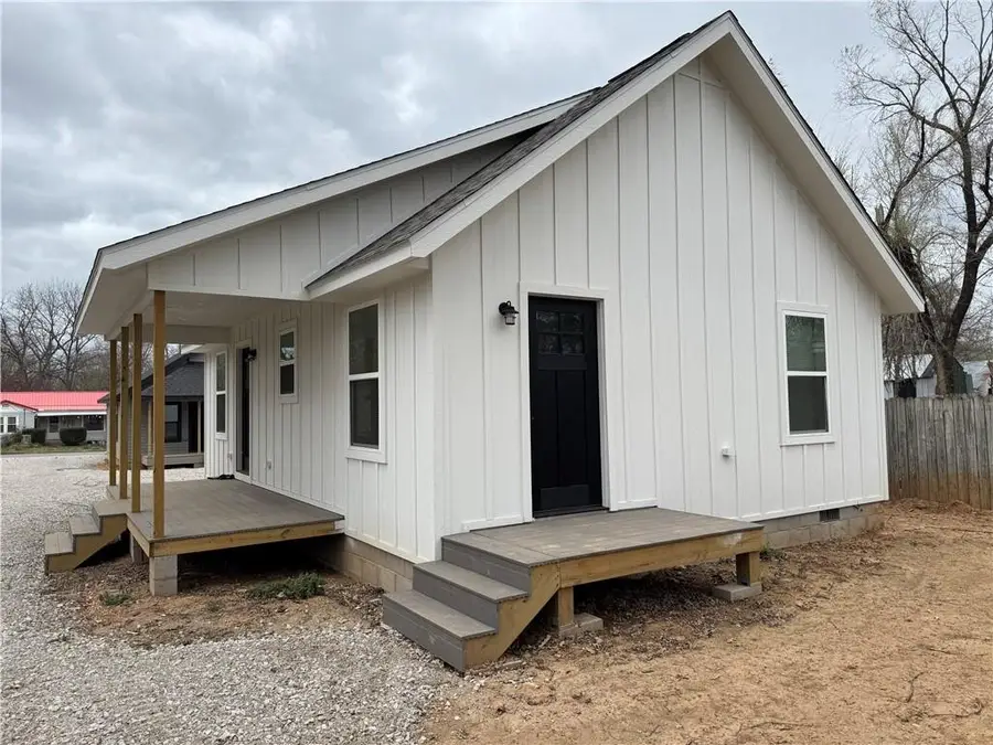 313 Douglas Street, Berryville, AR 72616 - #3