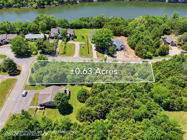 Clover Lane, Holiday Island, AR 72631