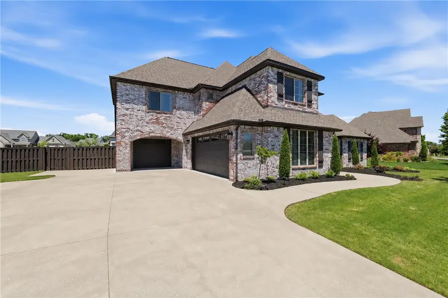3111 Oak Tree Drive, Centerton, AR 72719 - #3