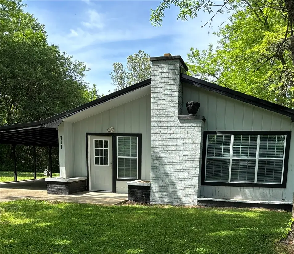 711 E Walnut, Paragould, AR 72450 - #1