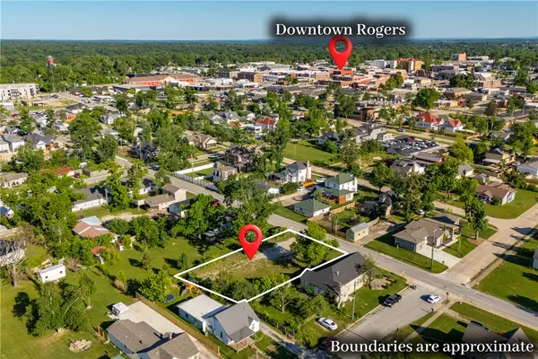 419 W Persimmon Street, Rogers, AR 72756