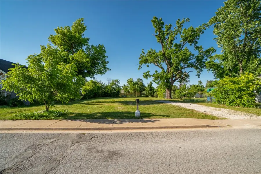 419 W Persimmon Street, Rogers, AR 72756 - #3