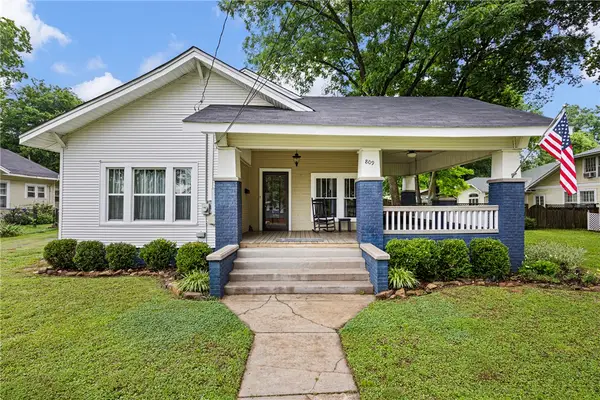 809 N Oak Street, Morrilton, AR 72110