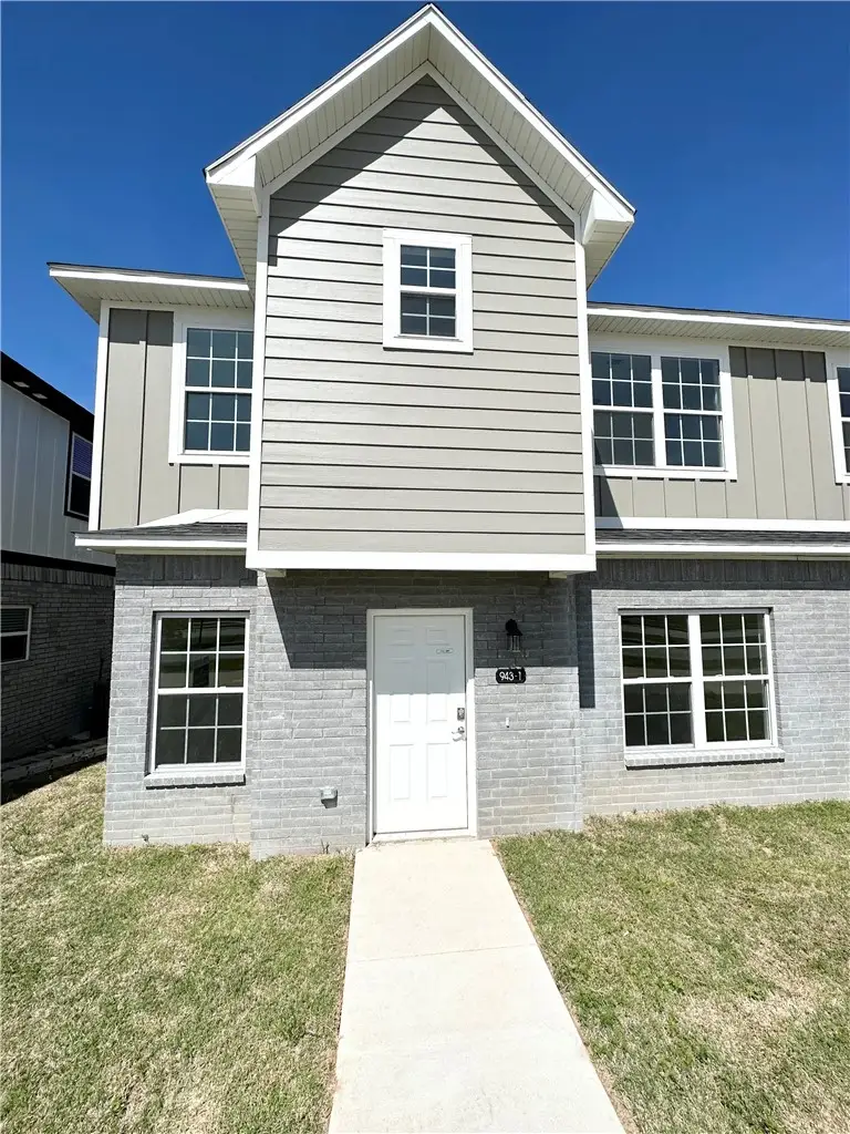 943 S Rupple Road, Fayetteville, AR 72704 - #2