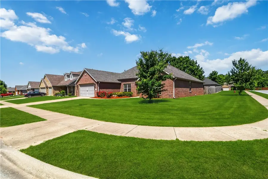 536 N Fox Meadows Lane, Fayetteville, AR 72704 - #3