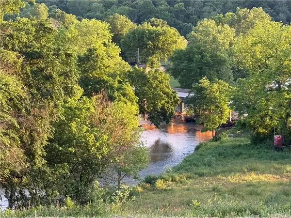 1362 Duffers Court, Cave Springs, AR 72718