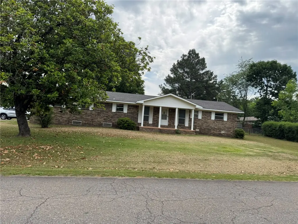 3104 N Frankfort Avenue, Russellville, AR 72802 - #1