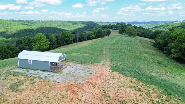 000 Downwind Drive, Omaha, AR 72662