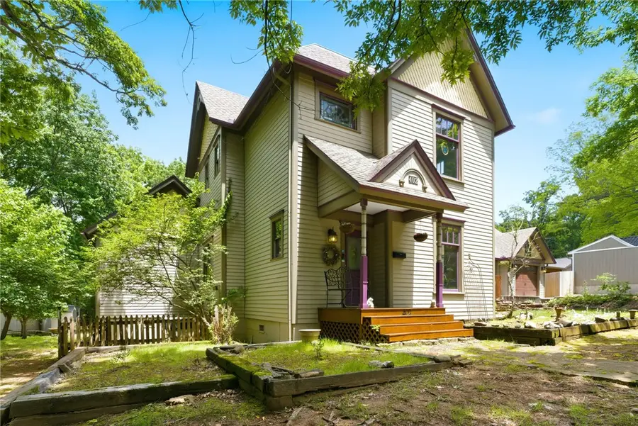 402 E Spring Street, Fayetteville, AR 72701 - #2