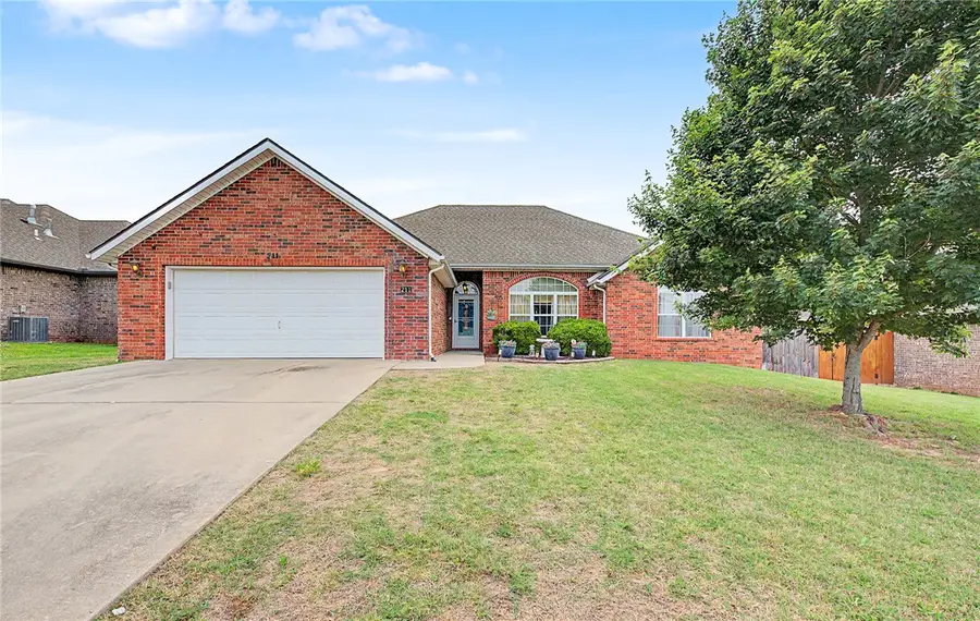 211 Monroe Street, Centerton, AR 72719 - #2