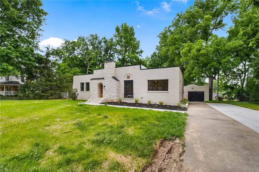 1400 W Emma Avenue, Springdale, AR 72764 - #3
