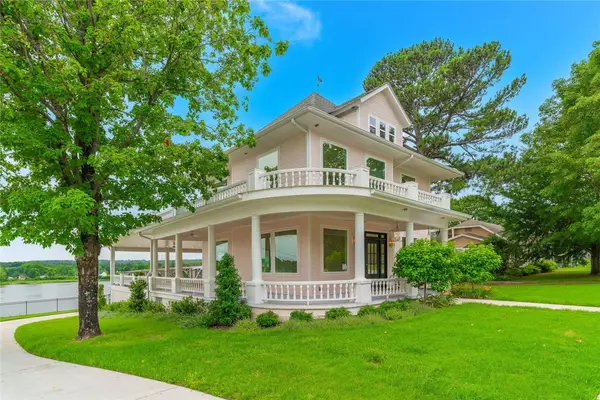 601 W River Street, Ozark, AR 72949