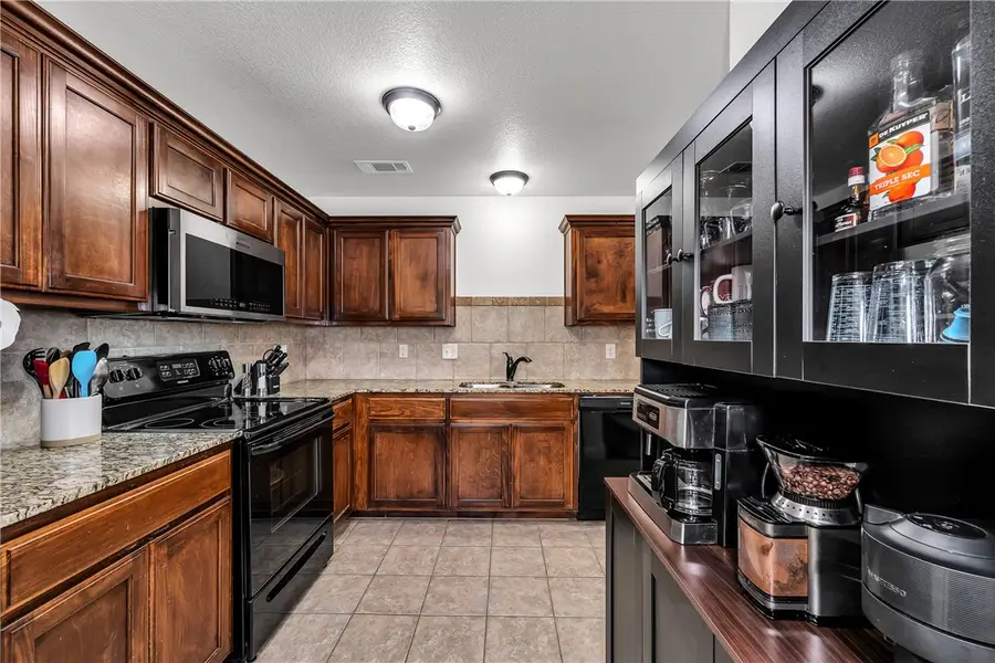 1203 W Cunningham Avenue, Rogers, AR 72758 - #3