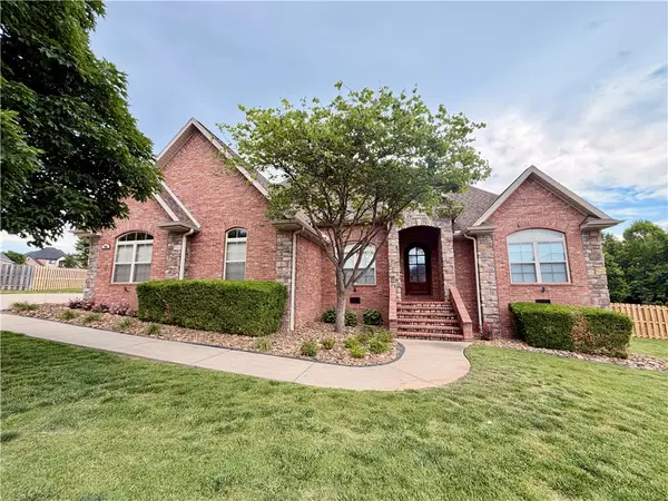 706 Gleneagle Lane, Cave Springs, AR 72718