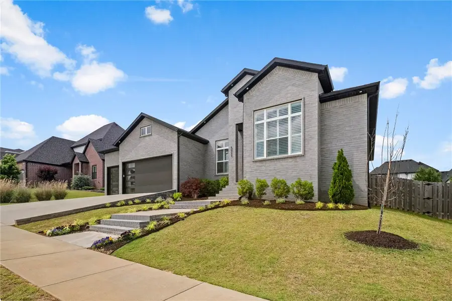 8003 W Bancroft Street, Rogers, AR 72758 - #2