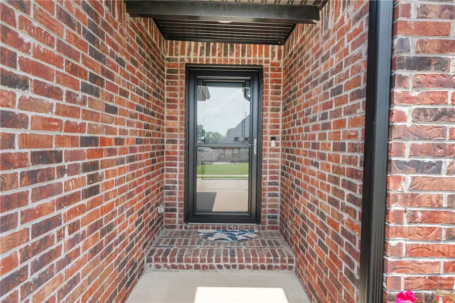 705 W Jillian Street, Siloam Springs, AR 72761 - #2