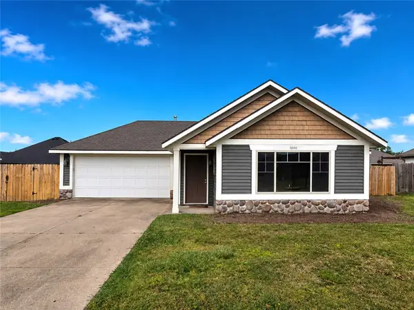 1640 Whirlaway Lane, Prairie Grove, AR 72753