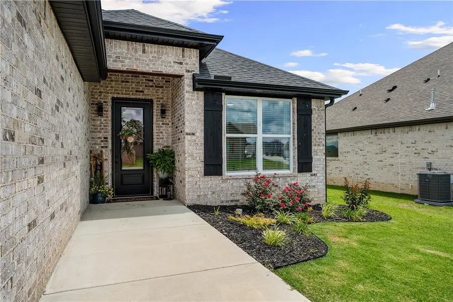 115 S Eagle Mountain Street, Prairie Grove, AR 72753 - #2