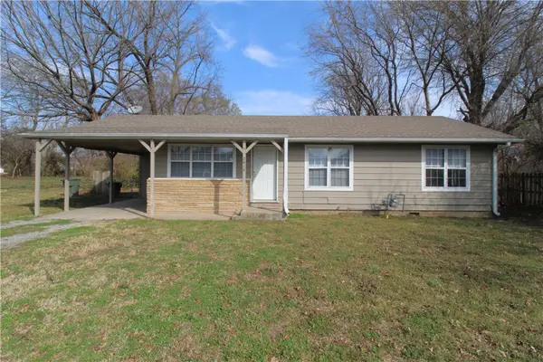 2418 Wedington Drive, Fayetteville, AR 72701