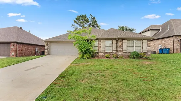 106 NE Larkspur Lane, Bentonville, AR 72712
