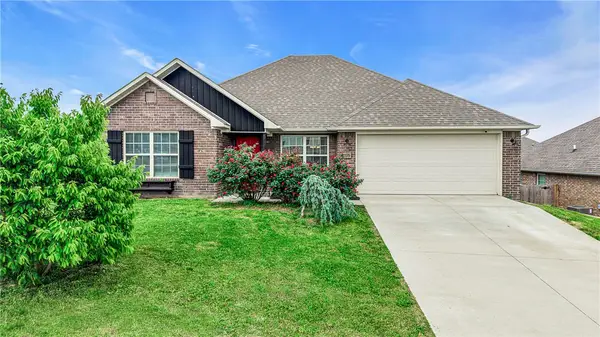 2125 Carlisle Street, Gentry, AR 72734