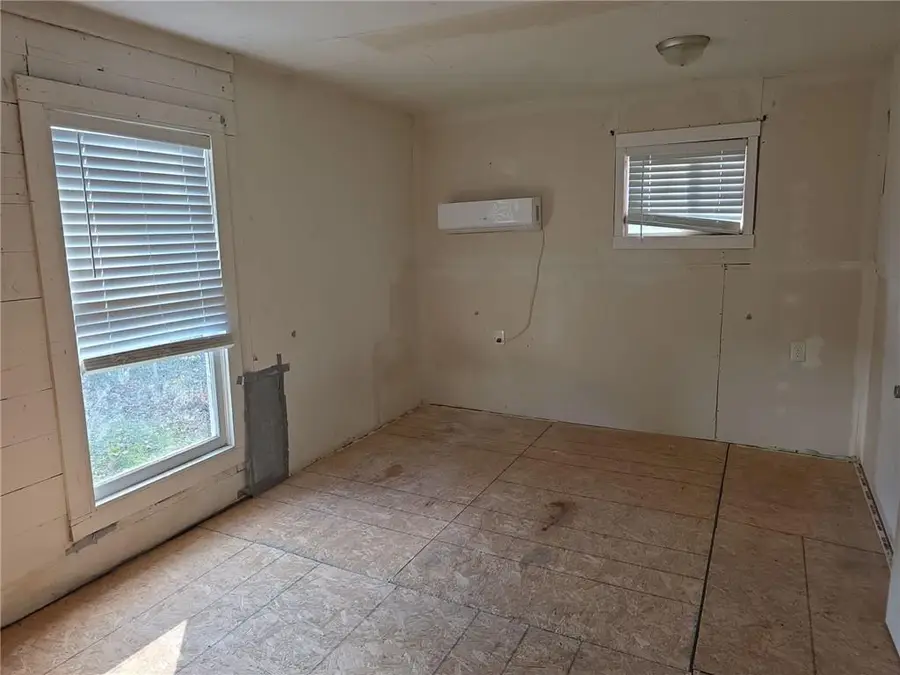 115 N Britt Street, Siloam Springs, AR 72761 - #3
